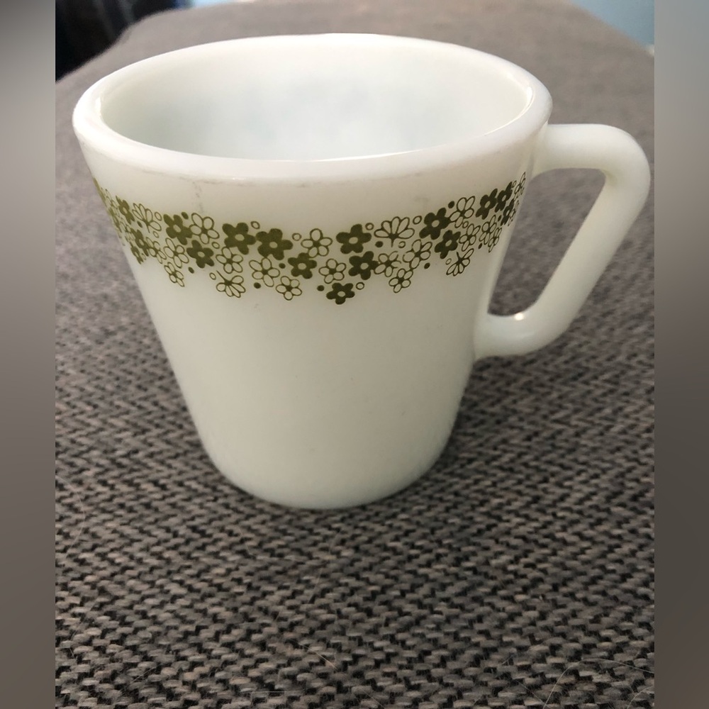 Vintage 1970’s Pyrex Spring Blossom Milk Glass D-Handle Cup, Holds 8 Ounces